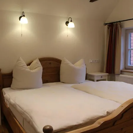 Fachwerk-hotel Eisenbart 酒店 *